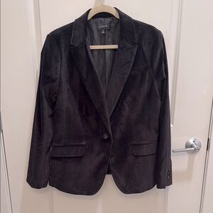 Talbots Black Velvet Blazer with Notched Lapels and Tailored Fit